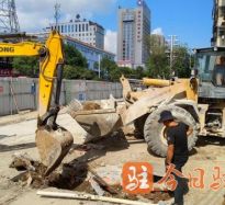 伊人你的鸡巴操逼好爽高温下的坚守｜道路建设者用汗水铺就畅通路